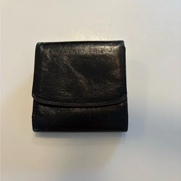 HOBO Gari Women’s Black Leather Trifold Wallet with Kiss Lock - Picture 9 of 9